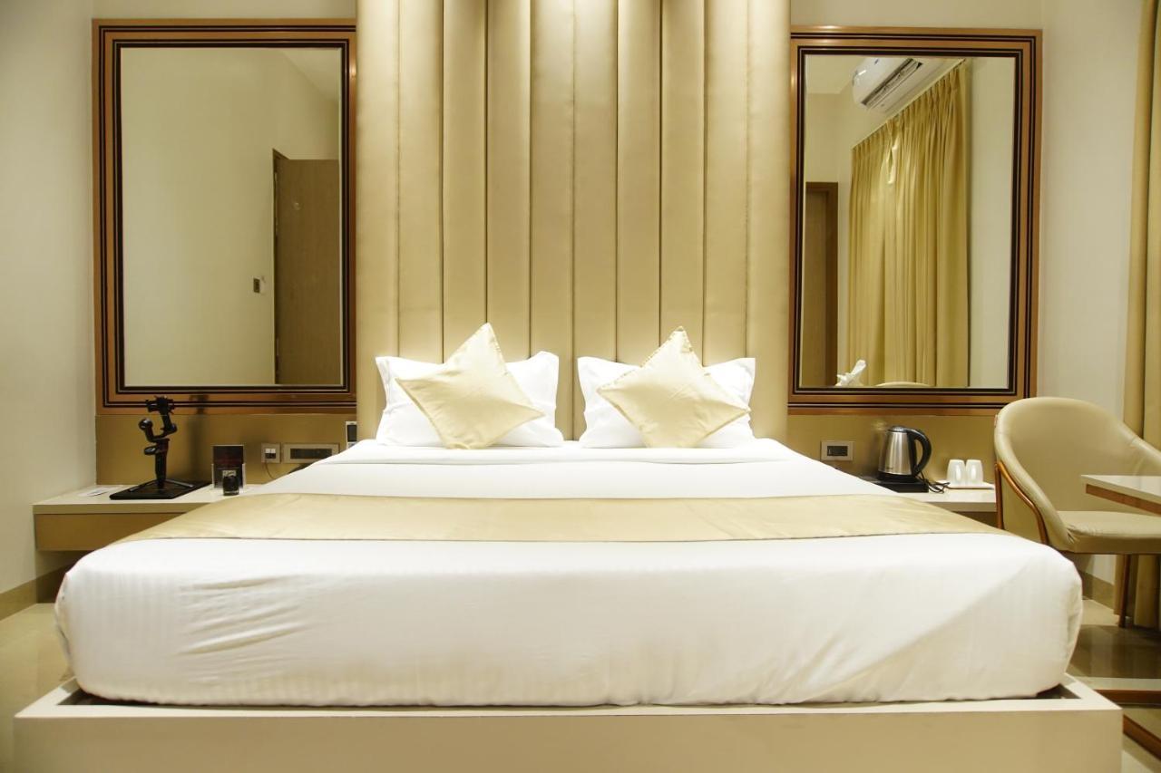 Red Orchid Hotell Kānpur Eksteriør bilde